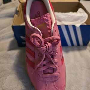 Adidas Women's Pink Sneakers 5.5 Y 7w